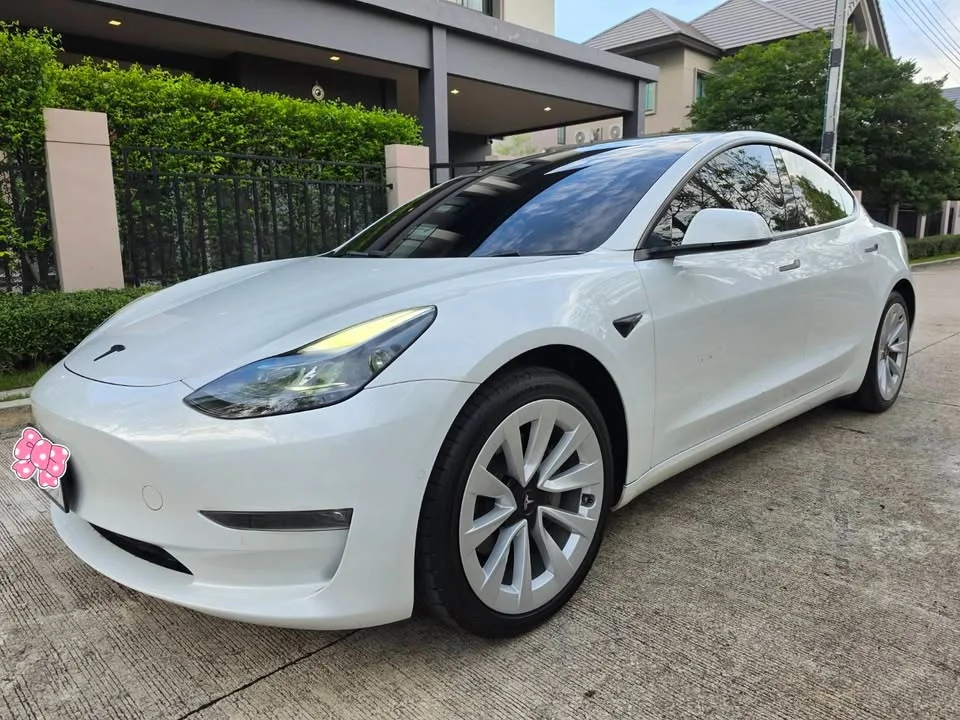 2023 Tesla Model 3 2