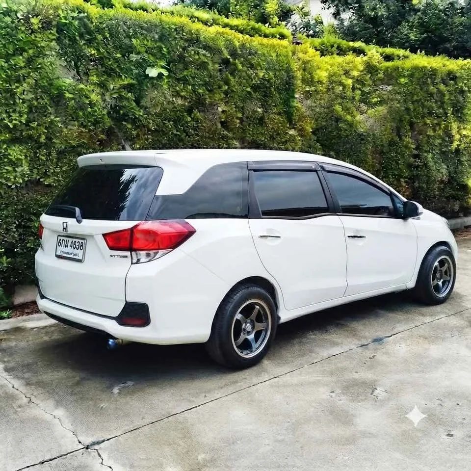 2017 Honda Mobilio II 3