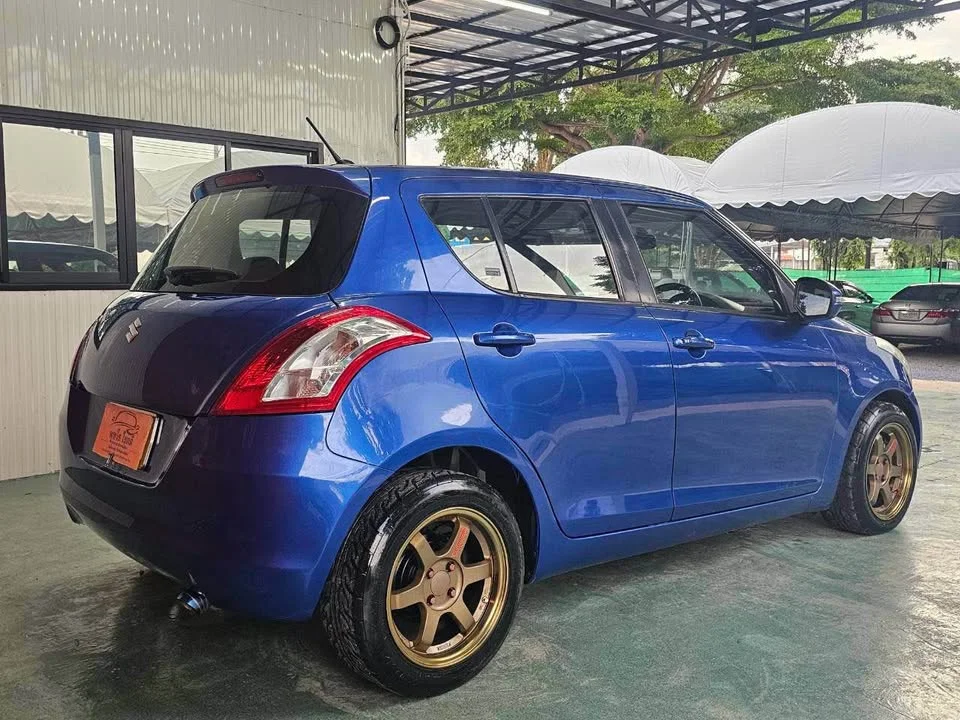 2013 Suzuki Swift II 3