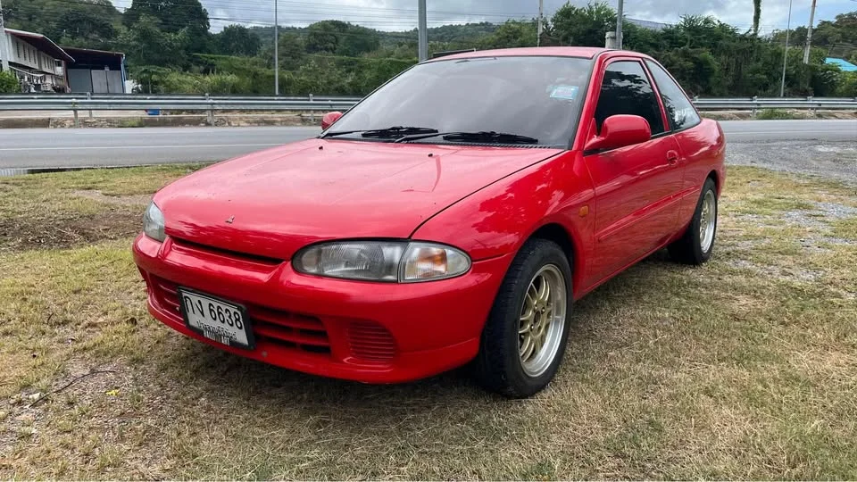 1995 Mitsubishi Colt III 2
