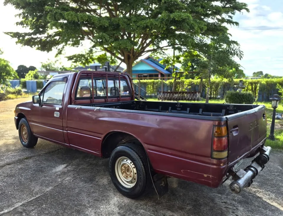 1990 Isuzu TFR III 3