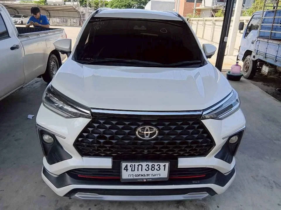 2023 Toyota Veloz III 3