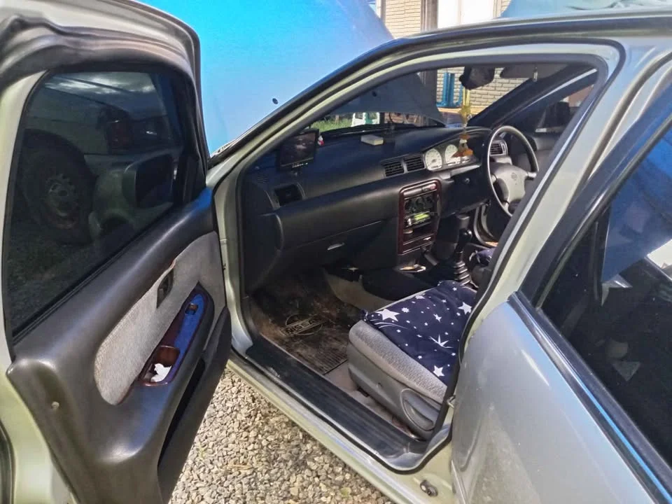 1999 Nissan Sunny IV 2