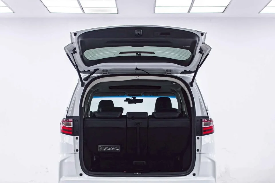 2014 Honda Odyssey V 2