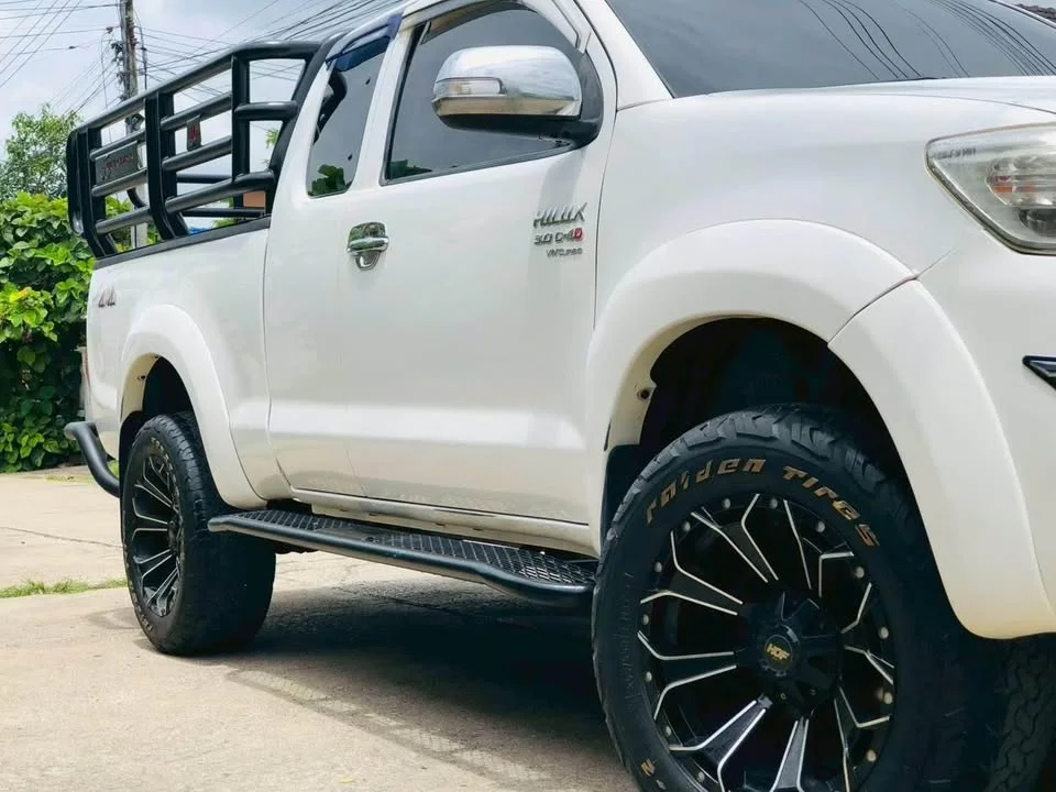 2012 Toyota Hilux VII 2