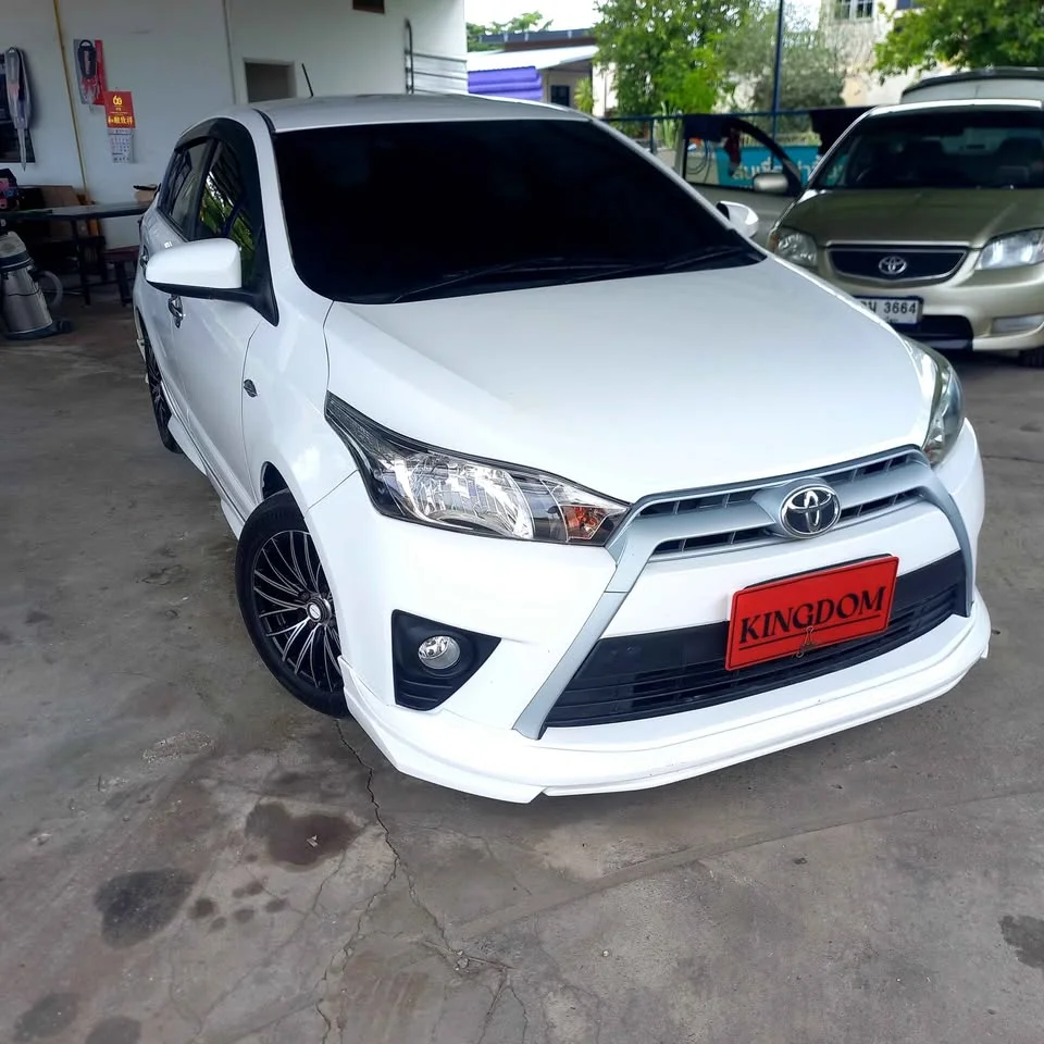 2015 Toyota Yaris III 2