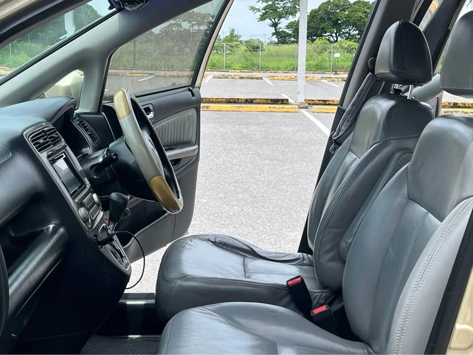 2003 Honda Stream I 3