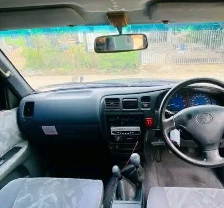 2002 Toyota Hilux Tiger VI 3