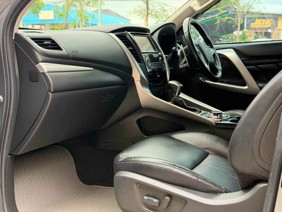 2015 Mitsubishi Pajero Sport III 3