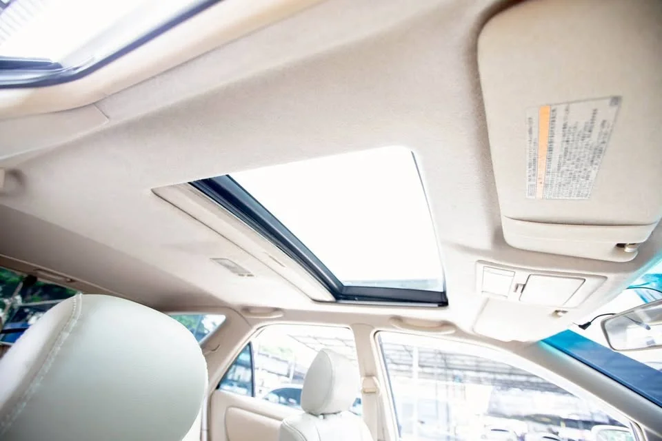 2000 Toyota Harrier I 3