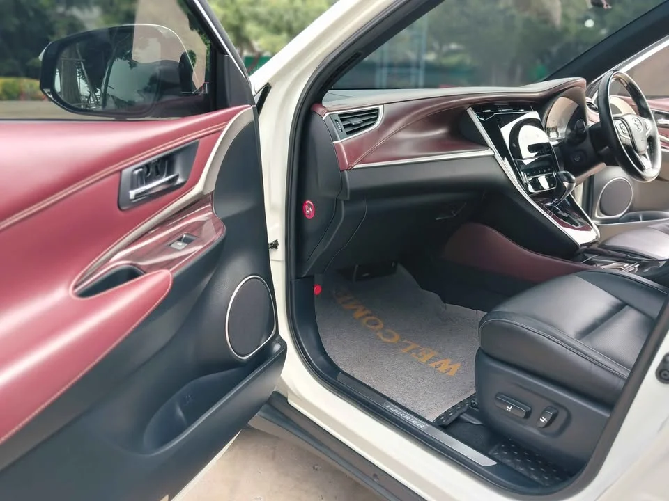 2014 Toyota Harrier III 3