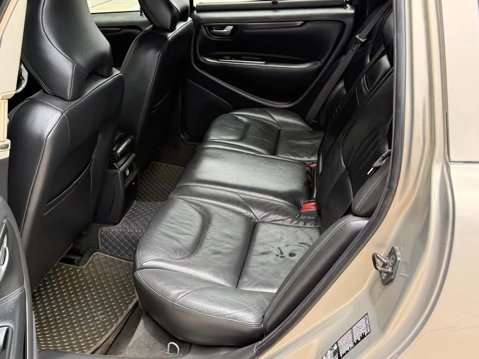 2004 Volvo V70 II 2