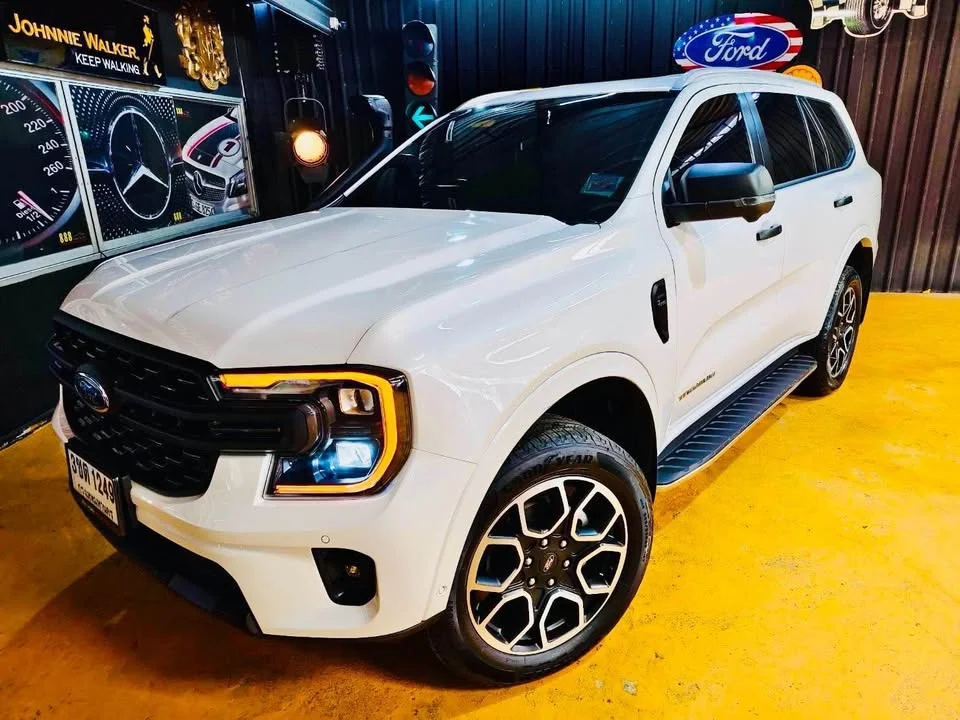 2022 Ford Everest III 3