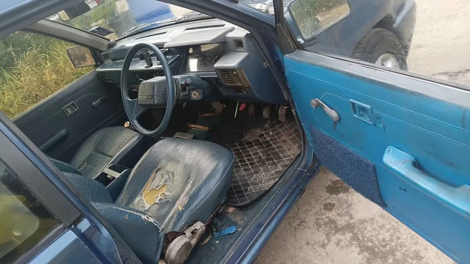 1996 Mitsubishi Triton II 3