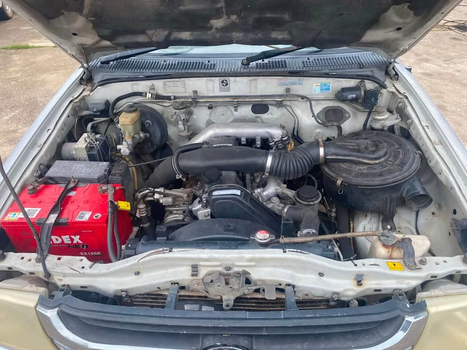 2001 Toyota Hilux Tiger VI 2