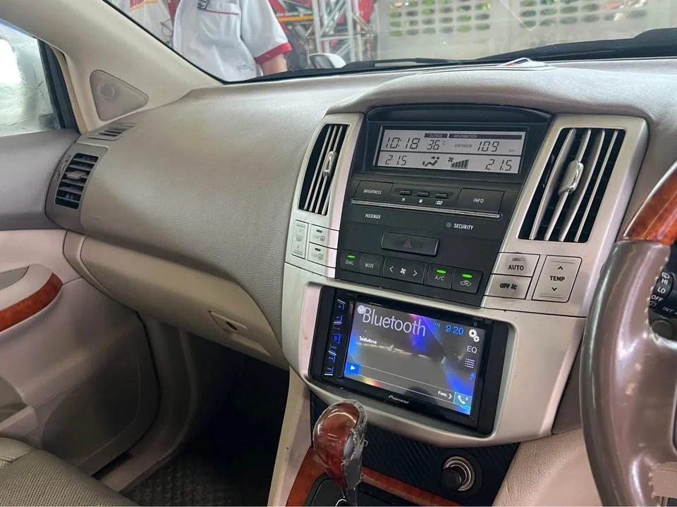 2009 Toyota Harrier II 2