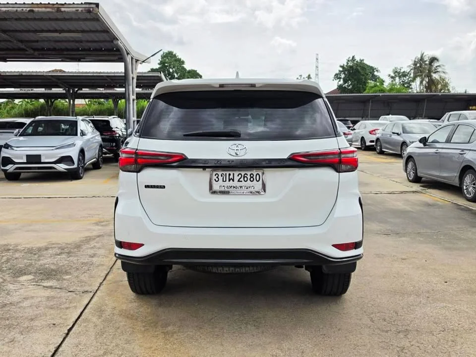 2022 Toyota Fortuner II 3