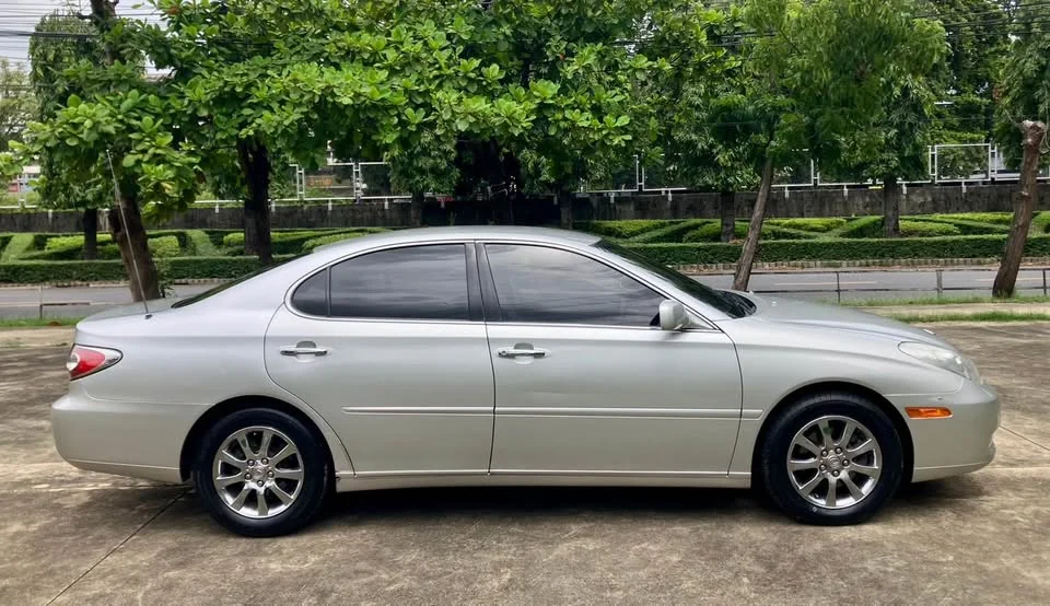 2003 Lexus ES IV 3