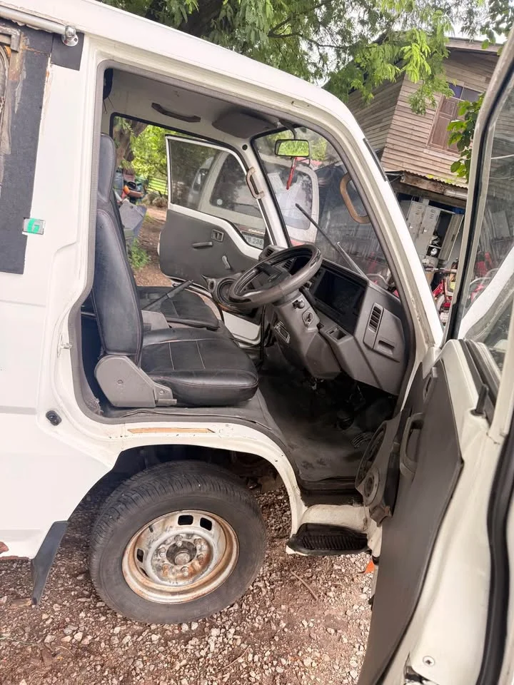 Nissan Urvan IV (E24) 2