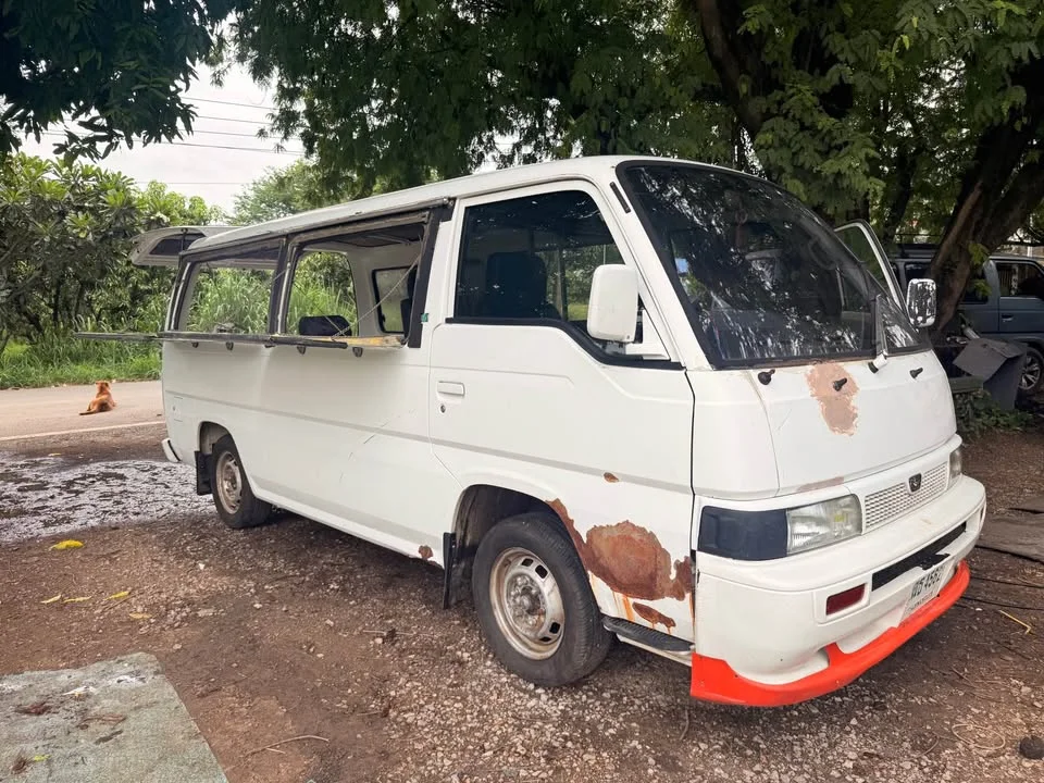 Nissan Urvan IV (E24) 3