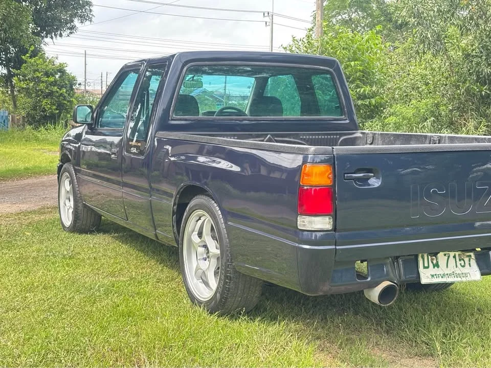 1996 Isuzu TFR III 3