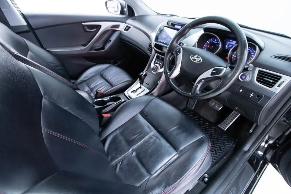 2013 Hyundai Elantra V 2