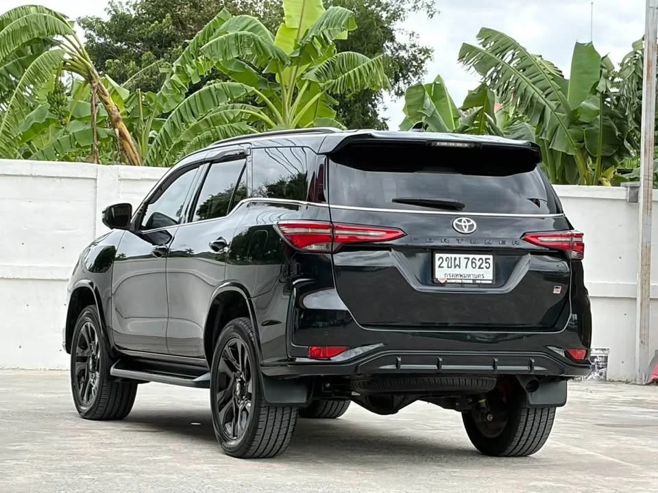 2022 Toyota Fortuner II 2