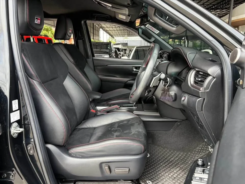 2022 Toyota Fortuner II 3