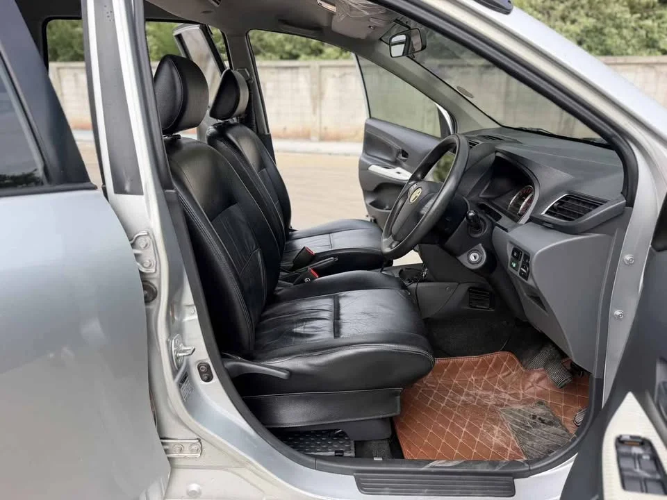 2012 Toyota Avanza II 2