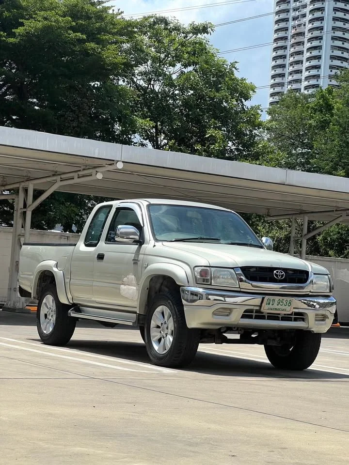2004 Toyota Hilux Tiger VI 3