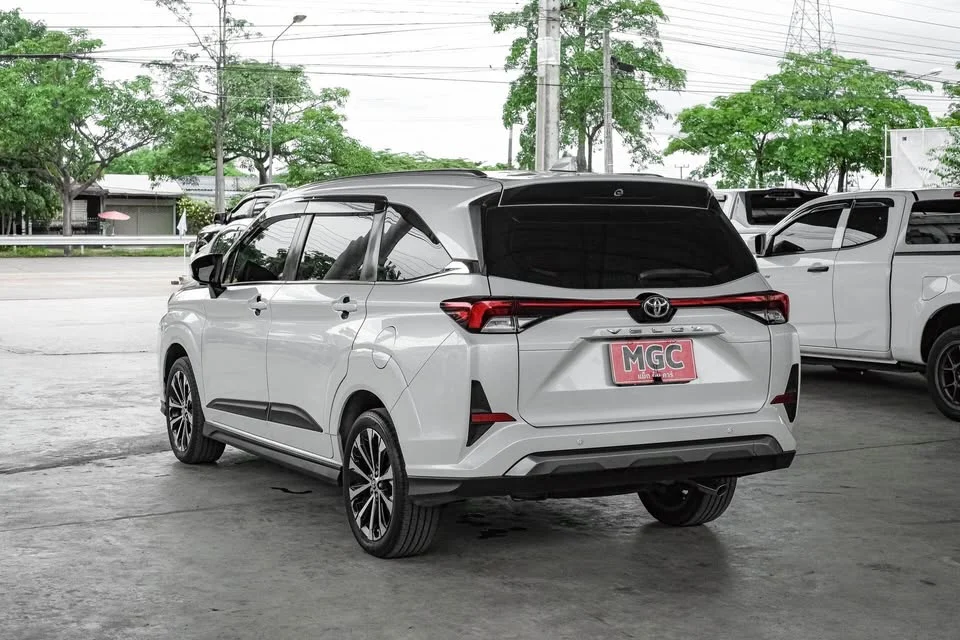 2023 Toyota Veloz III 2