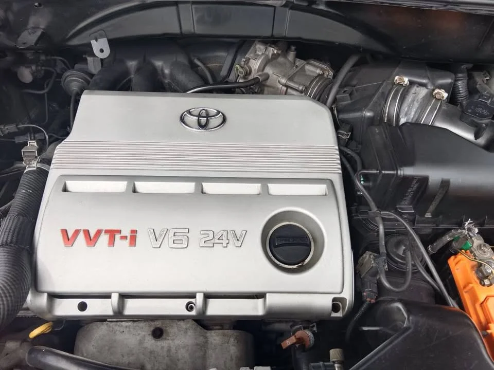 2004 Toyota Harrier II 3