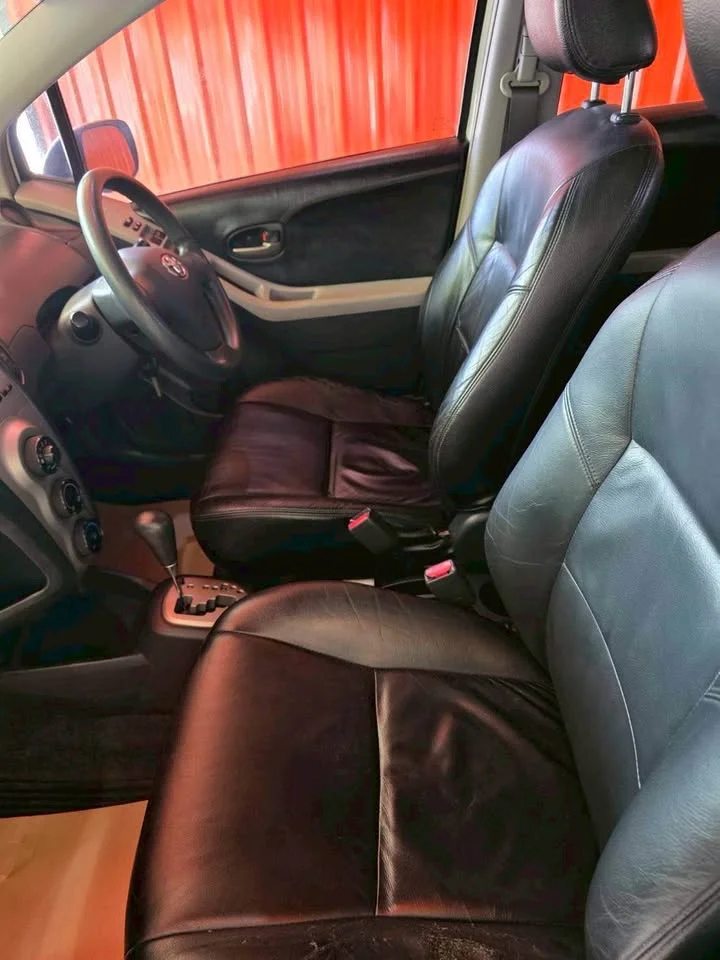 2009 Toyota Yaris II 2