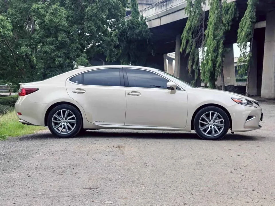 2015 Lexus ES VI 3
