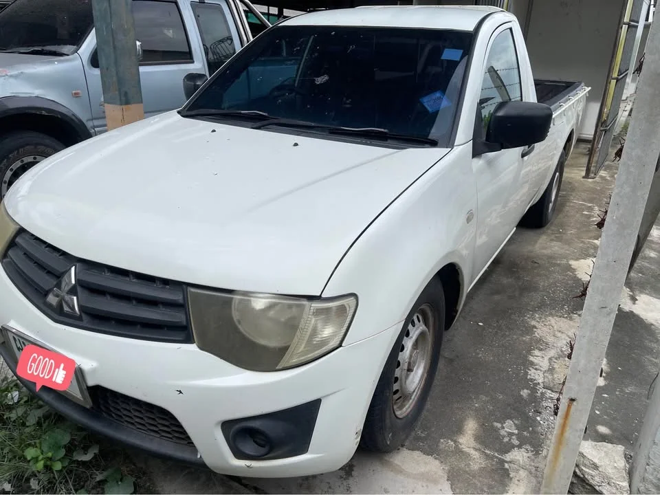 2012 Mitsubishi Triton IV 2