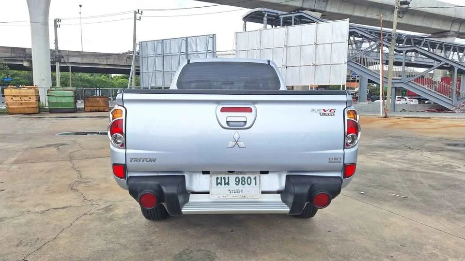 2013 Mitsubishi Triton IV 3