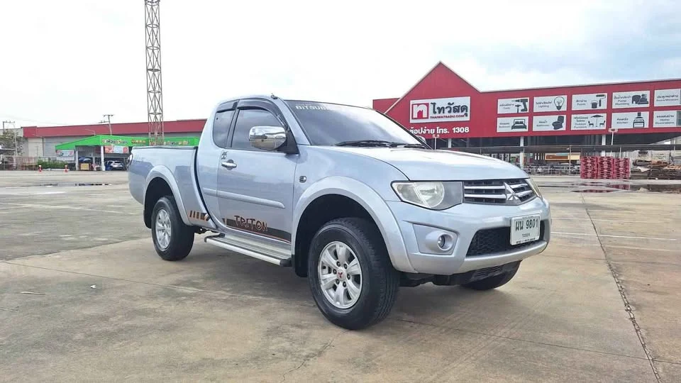 2013 Mitsubishi Triton IV 2