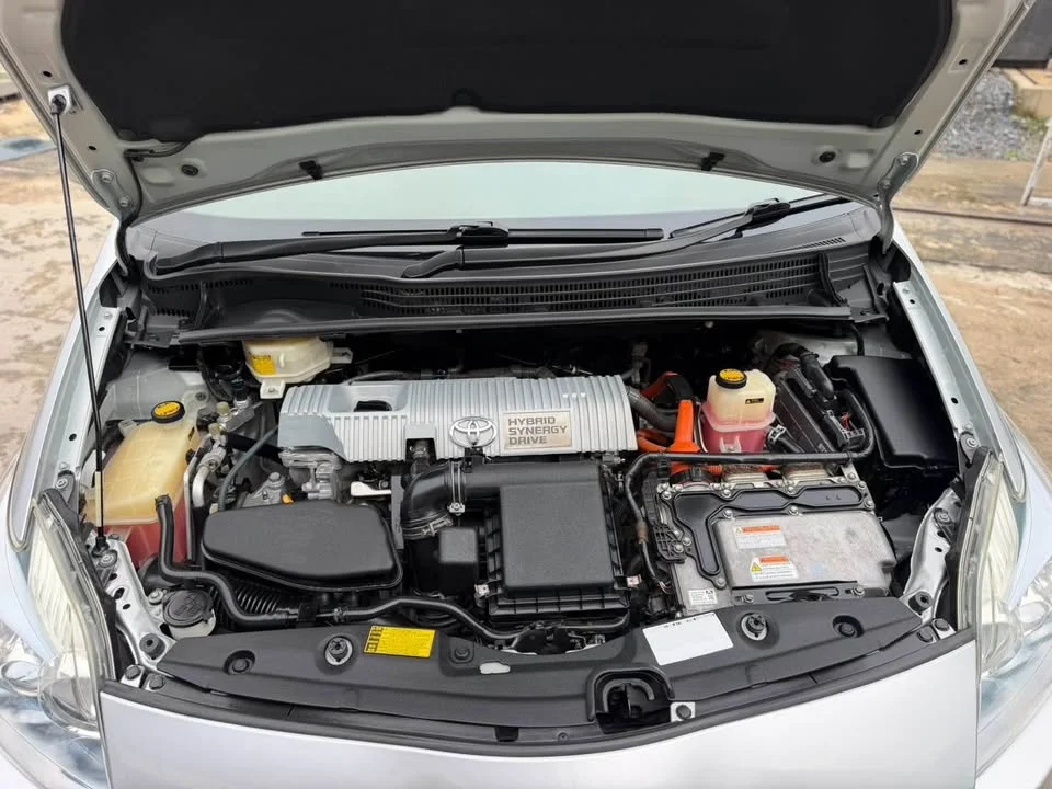 2011 Toyota Prius III 2