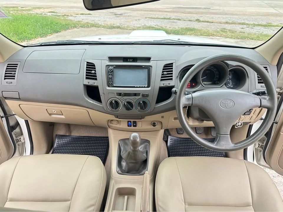 2010 Toyota Hilux VII 3