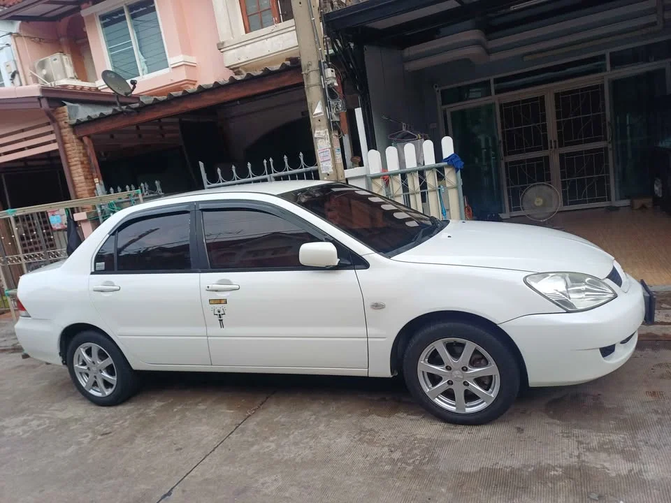 2011 Mitsubishi Lancer VIII 2