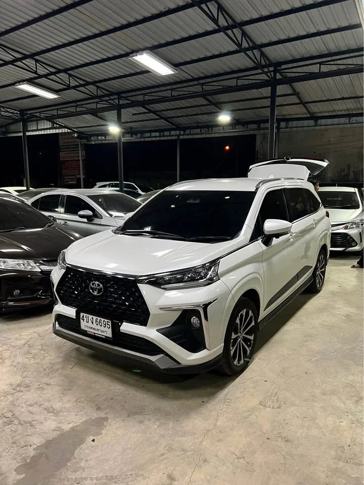 2023 Toyota Veloz III 2