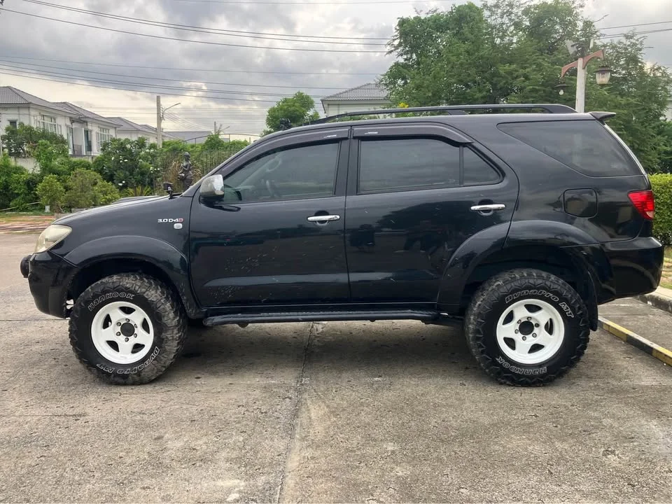 2005 Toyota Fortuner I 3