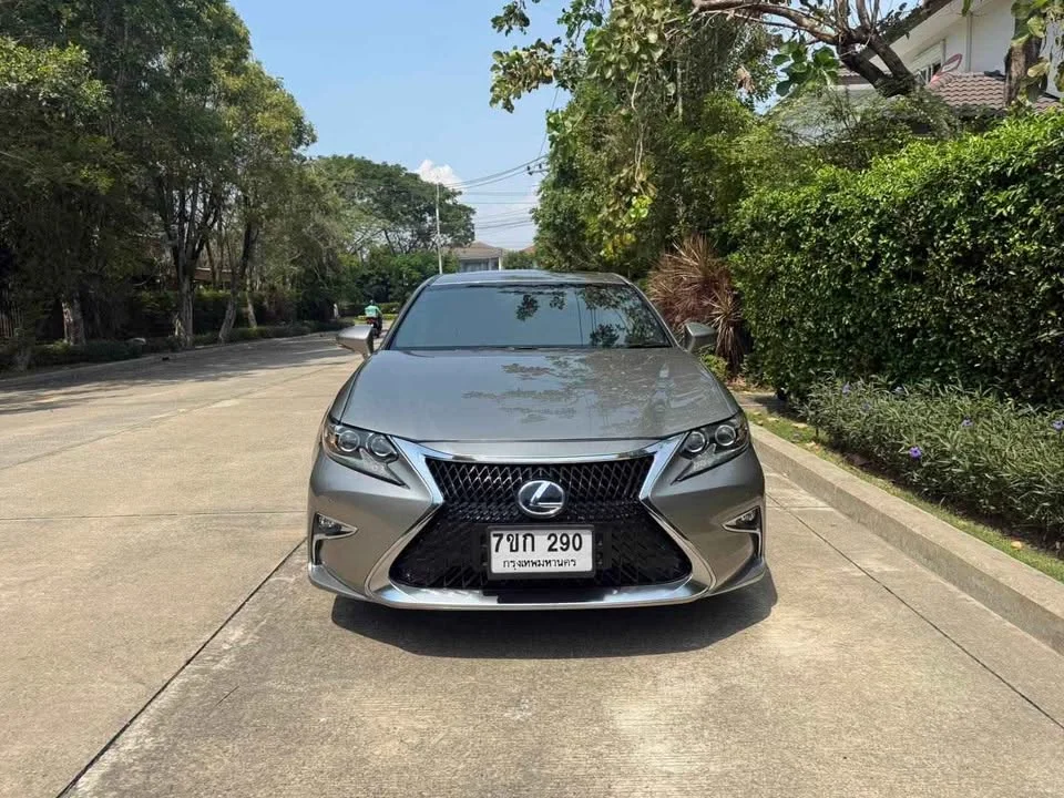 2015 Lexus ES VI 2