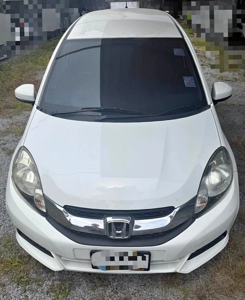 2014 Honda Mobilio II 2