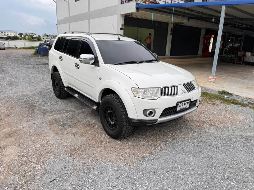 2011 Mitsubishi Pajero Sport II 3