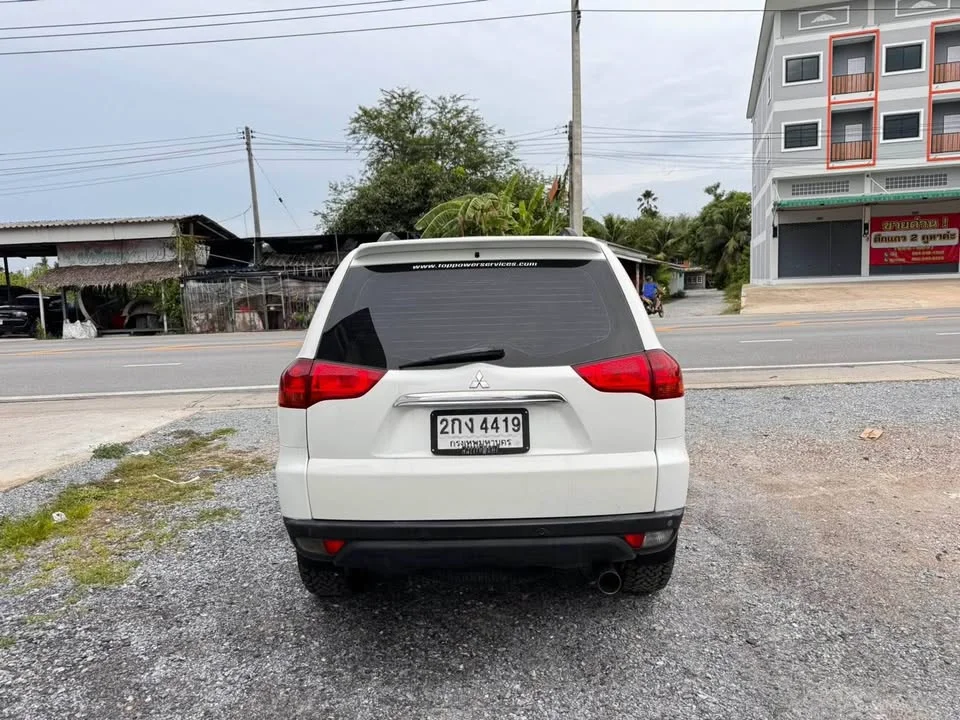 2011 Mitsubishi Pajero Sport II 2