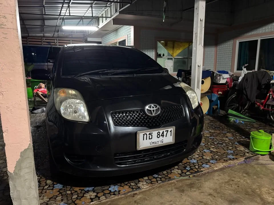 2006 Toyota Yaris II 2