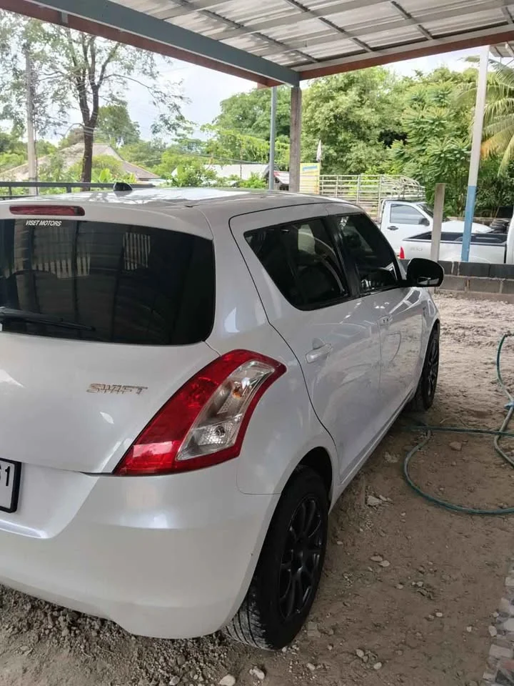 2014 Suzuki Swift II 2