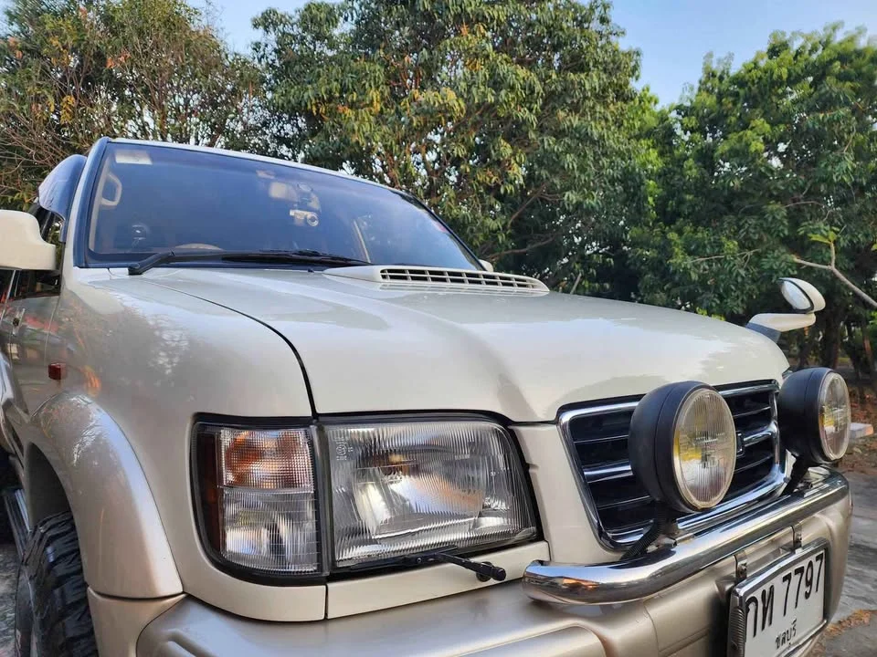 2003 Isuzu Trooper II 2