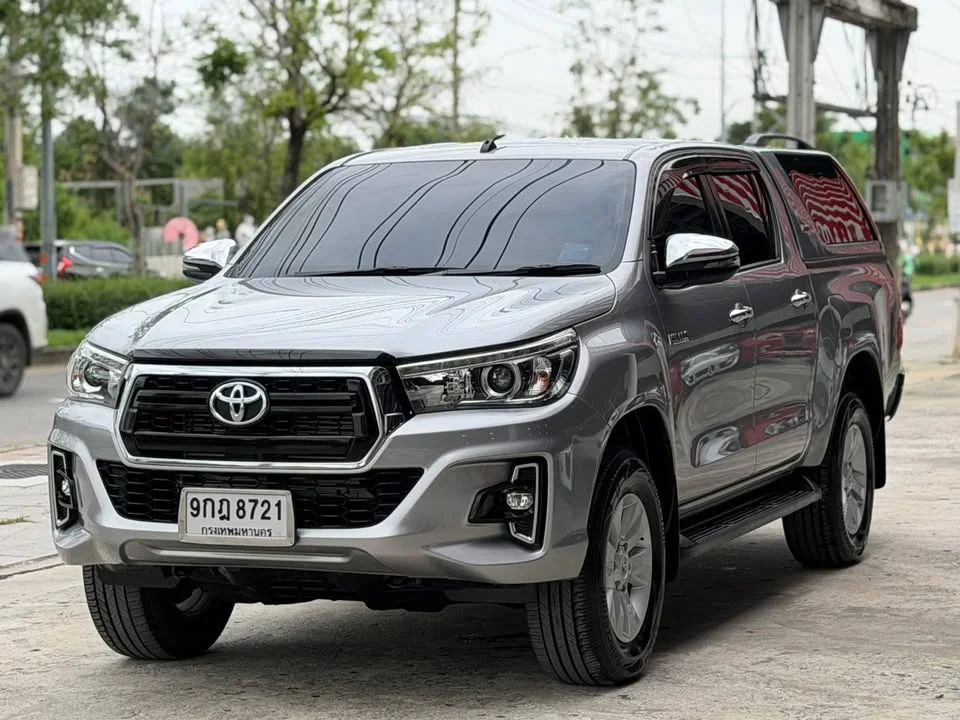 2019 Toyota Hilux VIII 2